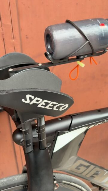 Enjoy this bikebuild with us! 🔧

A different kind of bikebuild for us, this customer is now riding a rim brake Trinity. But wanted to keep the possibility to change to an other bike or change the stack. So for this build we decided to not go for a completely integrated but low stack carbon bta plate and! will later add a one piece spacer each side to clean things up 💅 A very happy customer, so we are very happy too. 

PS. I (Lena) feel very rebellious with the non drive side videos (I never listen to rules anyways 😅😬)!